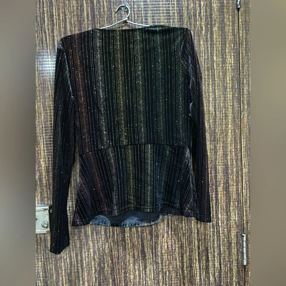 Velvet shimmer top - Picture 2 of 3